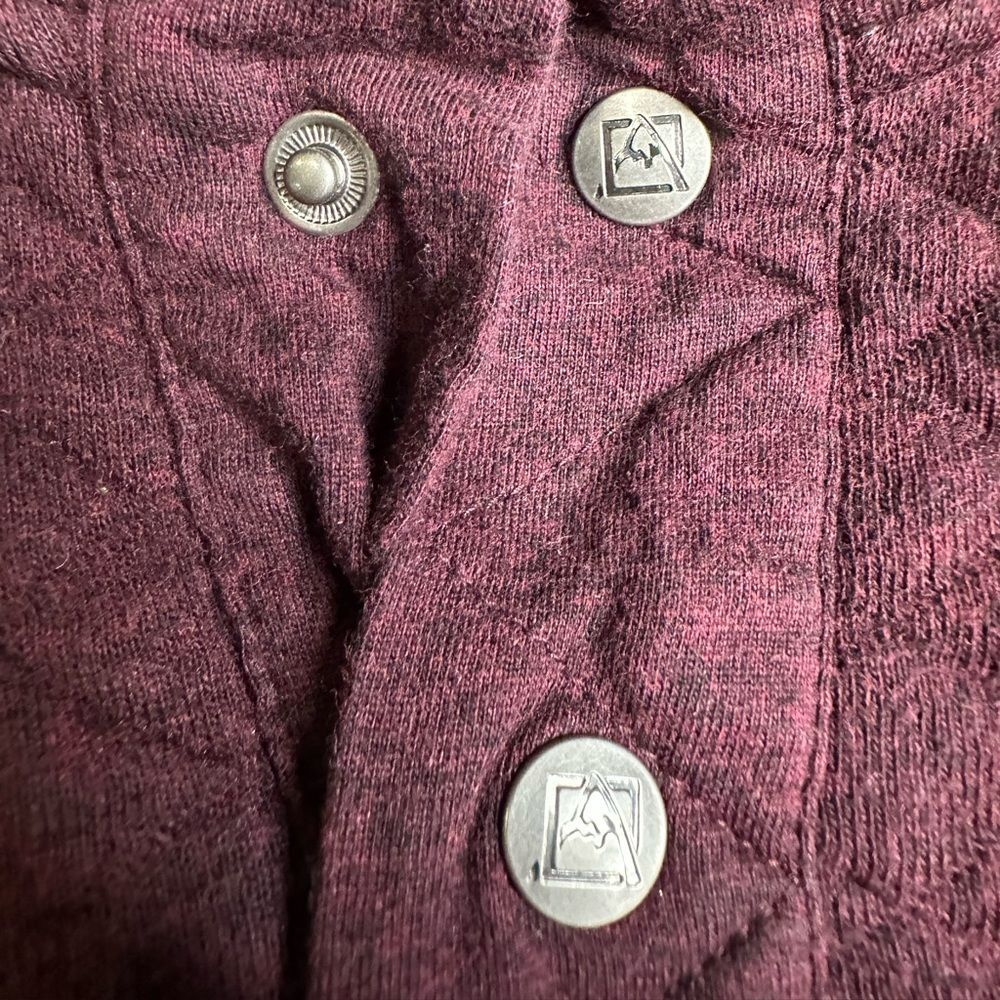 Avalanche Outdoor Quilted Burgundy Pullover Cozy Cotton Blend, Snap Front Large - Picture 10 of 11